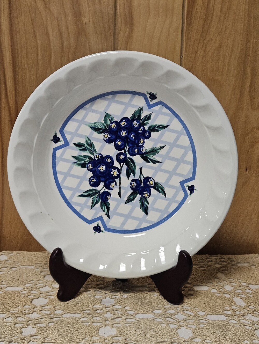 Himark "Farmer's Market Collection" Pie Plate Blueberry Fruit Design 10 1/4"
